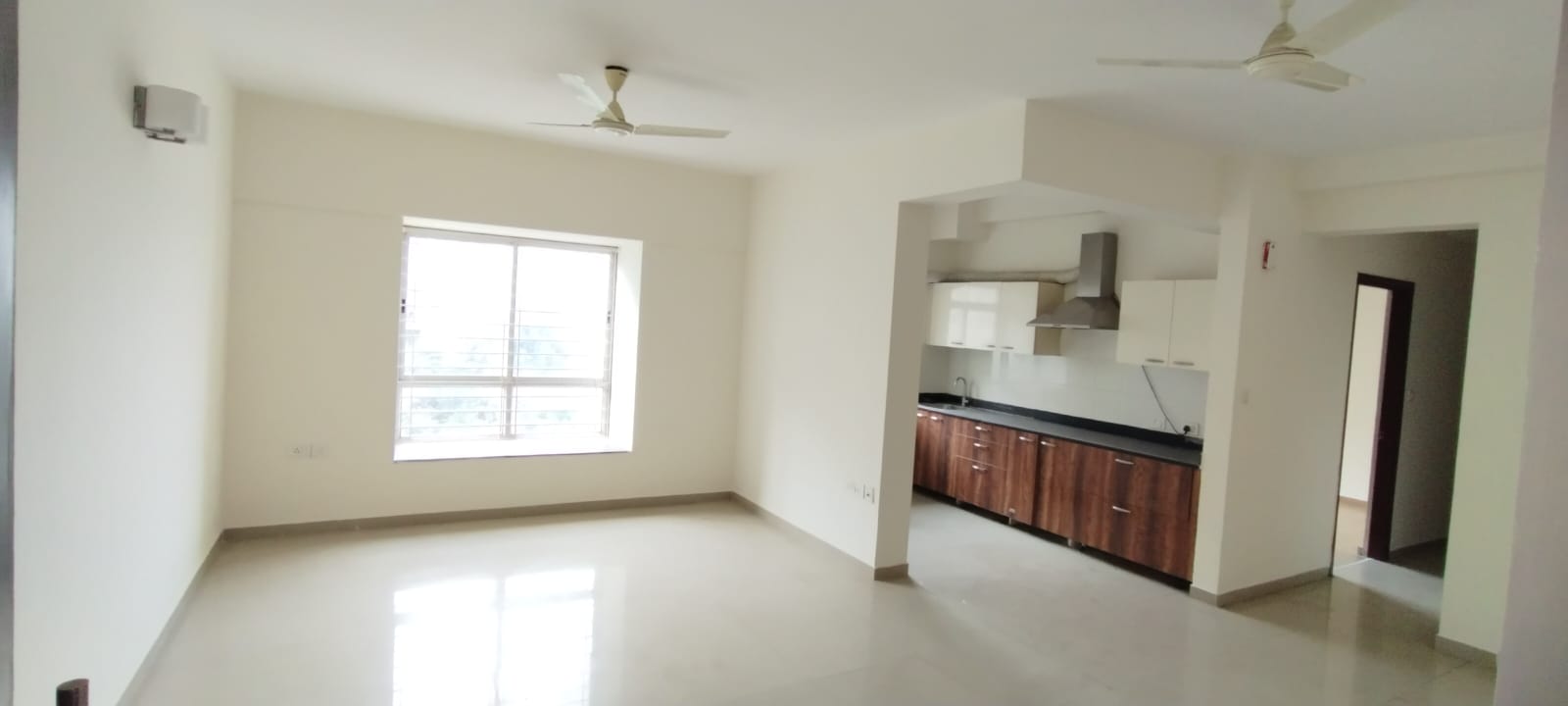 Living area of the Patel Smondo 2 listing in Electronic City